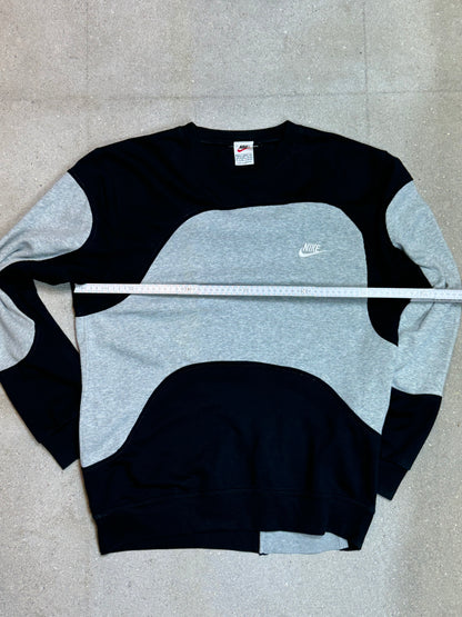GREY BLACK VINTAGE NIKE RENEWED UPCYCLED  SWEATSHIRT (MEDIUM)