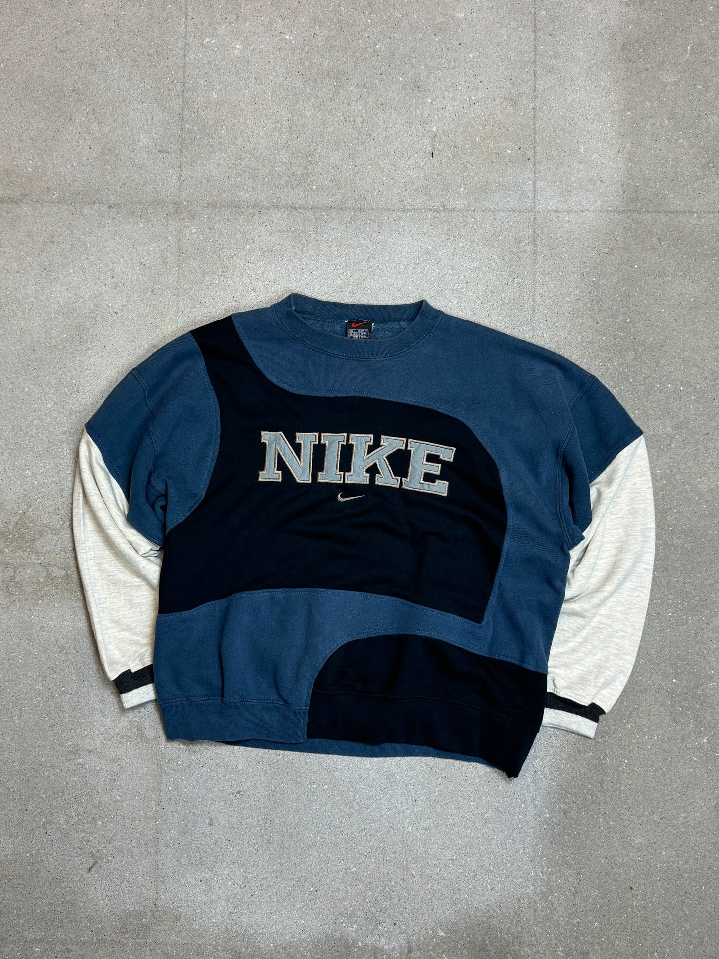 GREY BLACK BLUE VINTAGE NIKE RENEWED UPCYCLED  SWEATSHIRT (XL)