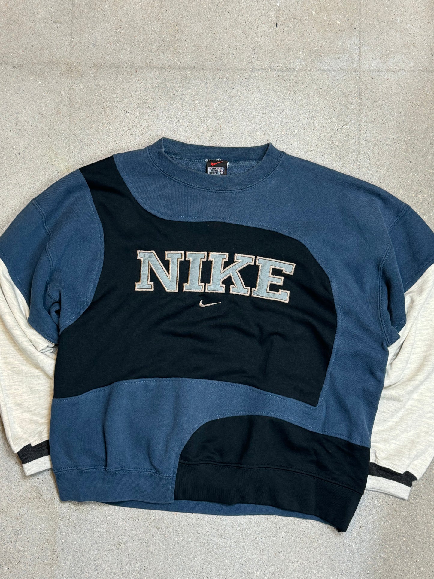 GREY BLACK BLUE VINTAGE NIKE RENEWED UPCYCLED  SWEATSHIRT (XL)