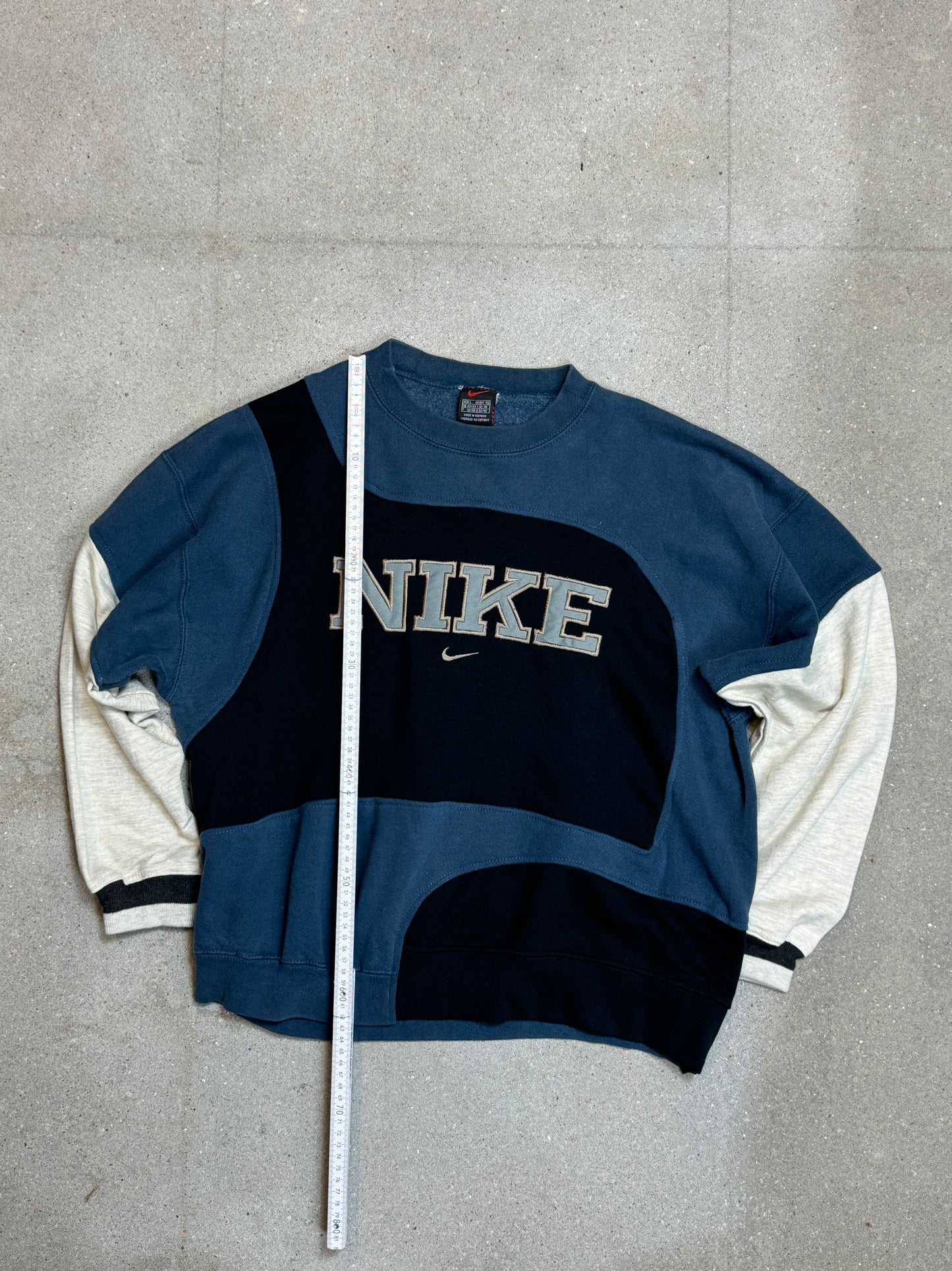 GREY BLACK BLUE VINTAGE NIKE RENEWED UPCYCLED  SWEATSHIRT (XL)