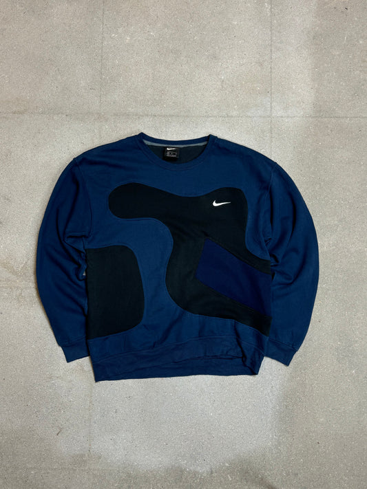 SCHWARZBLAUES VINTAGE NIKE REWORK SWEATSHIRT (MITTEL)