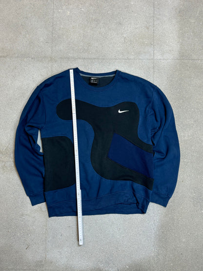SCHWARZBLAUES VINTAGE NIKE REWORK SWEATSHIRT (MITTEL)