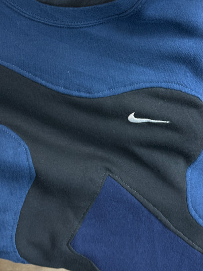 SCHWARZBLAUES VINTAGE NIKE REWORK SWEATSHIRT (MITTEL)