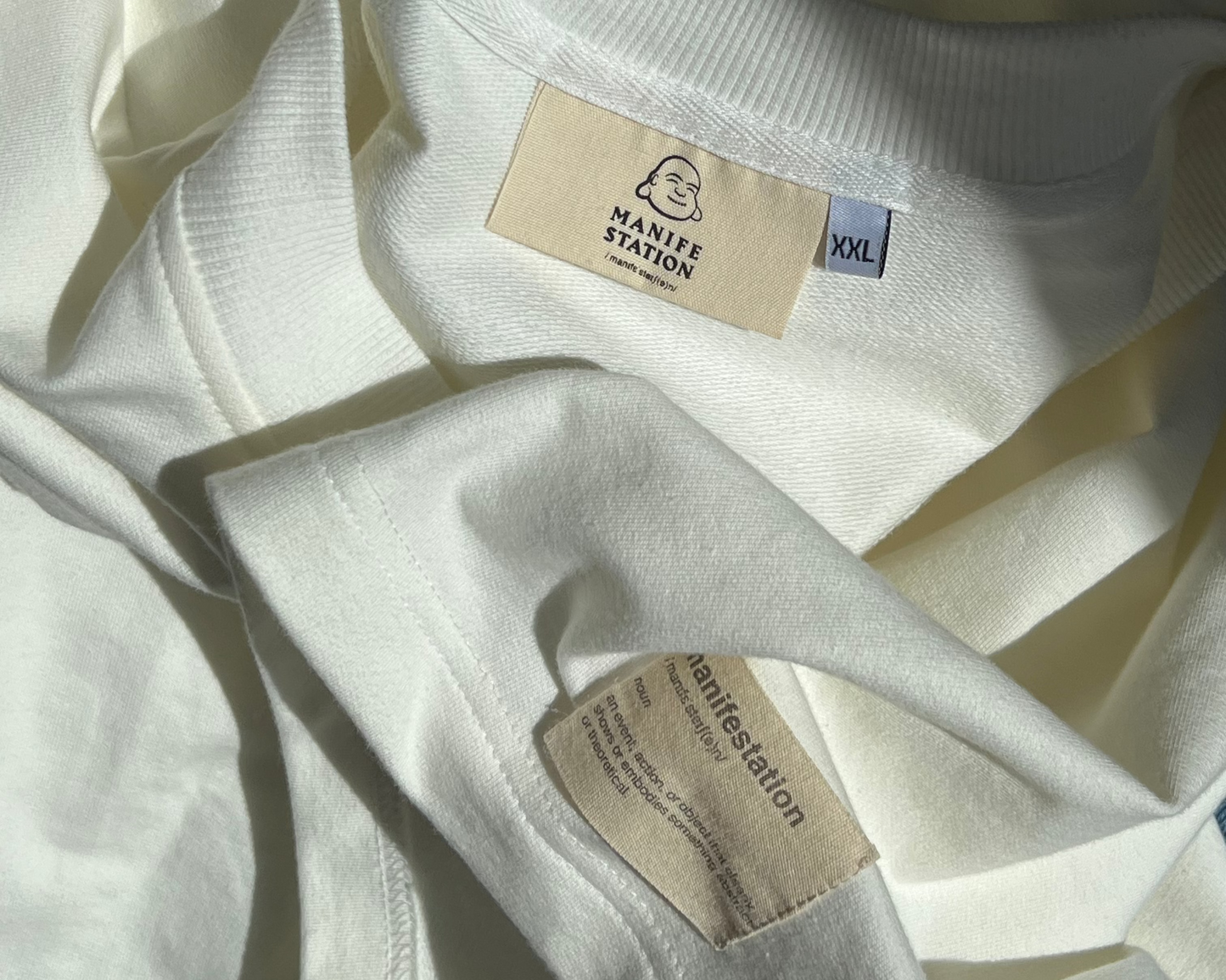 Schwarz/Weißes Manifestation Heavyweight Boxy Statement T-Shirt (hergestellt in NL 🇳🇱)
