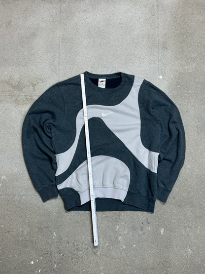 NIKE VINTAGE MINI SWOOSH REWORK SWEATSHIRT (MITTEL)